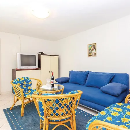 Apartament In With Kitchen Selce
